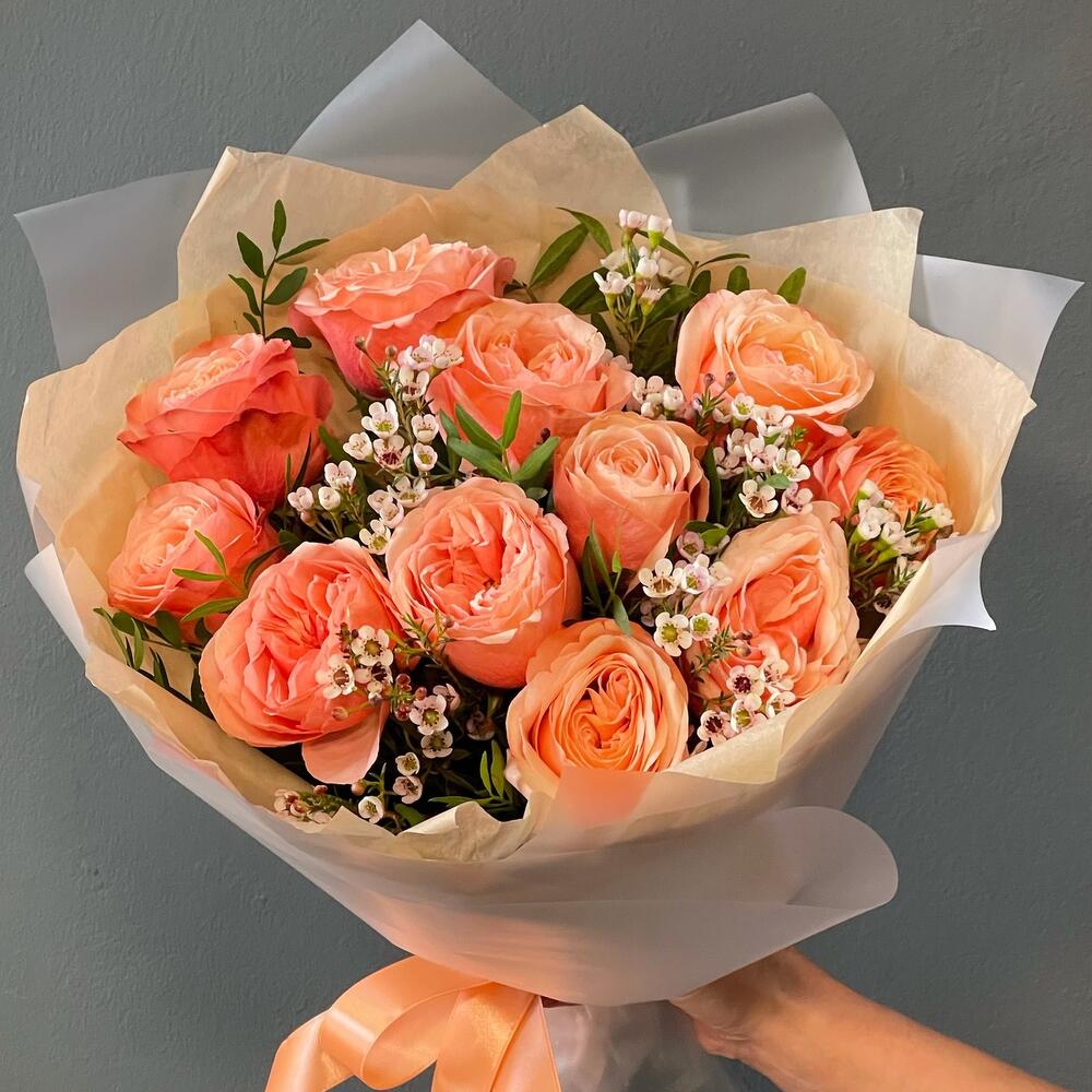 Букет из ярких роз 