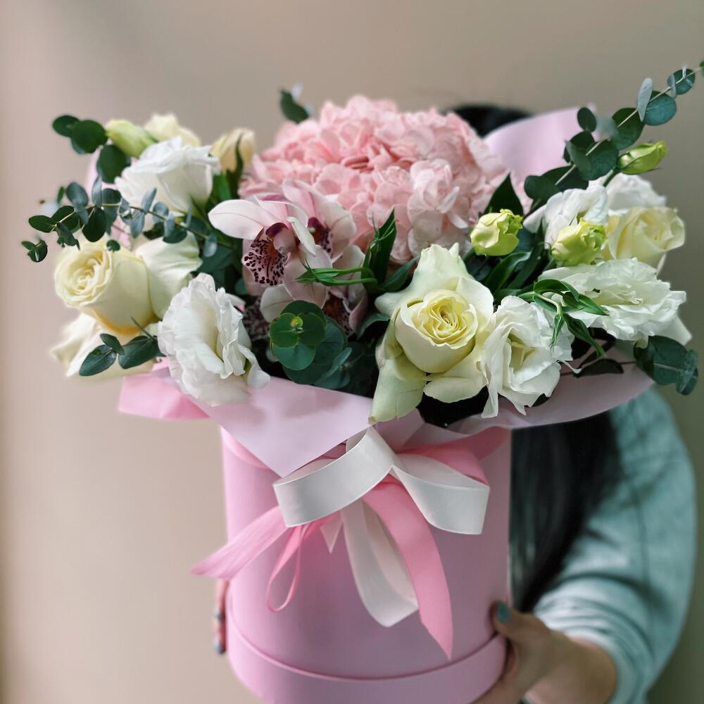 Микс цветов с гортензией