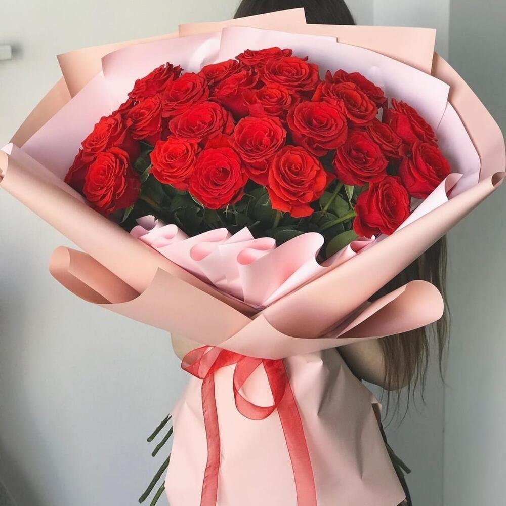 Букет из красных роз