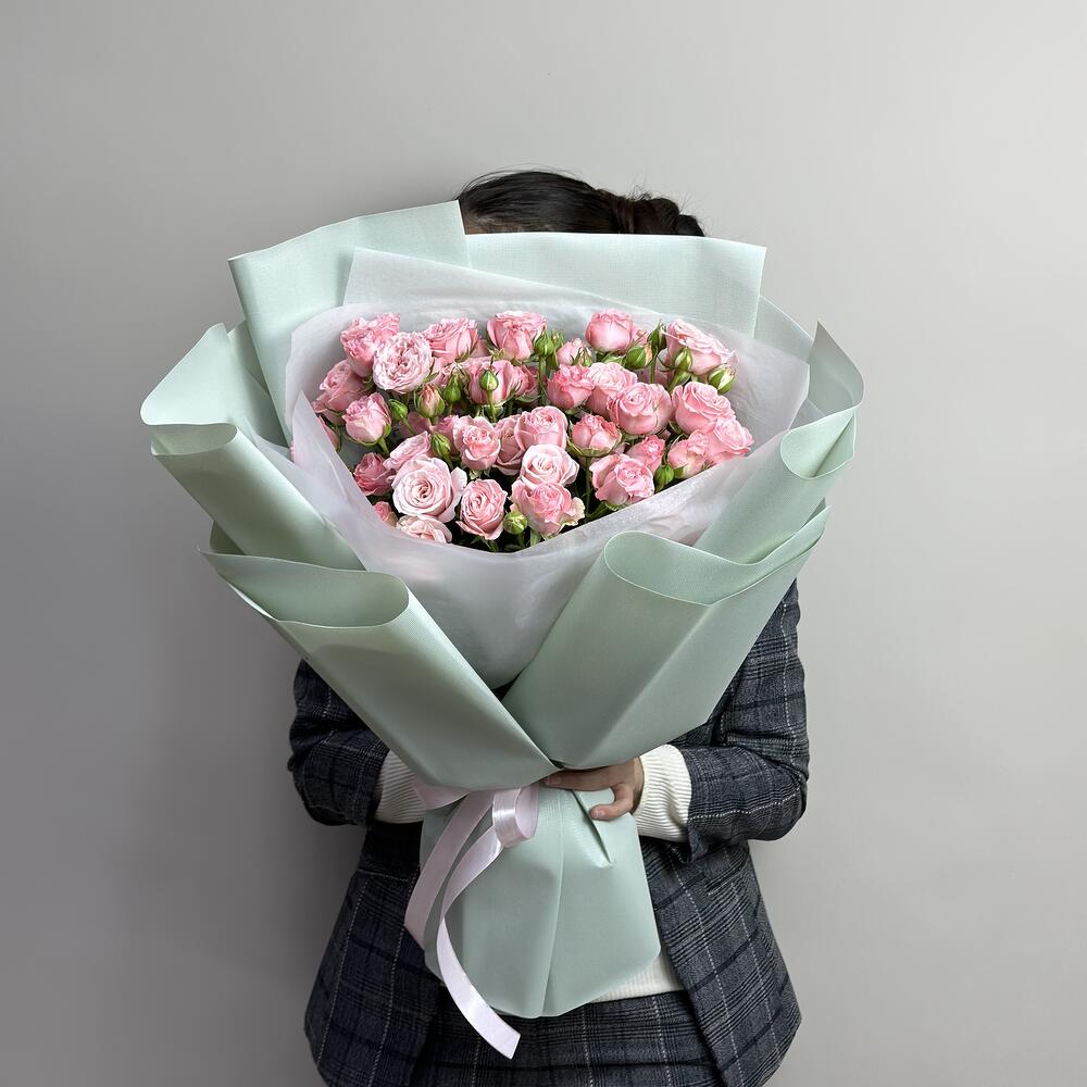 Букет из нежных спрей роз